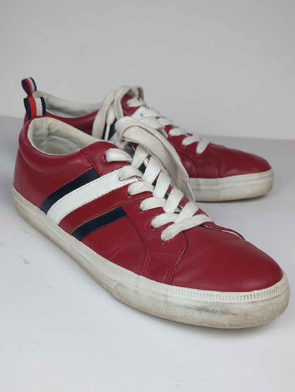 TOMMY HILFIGER Women's Lireai Red White Blue Leather Casual Sneakers